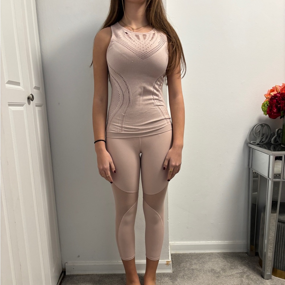 ALO yoga set.